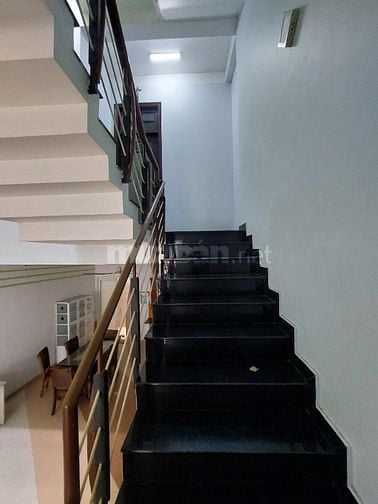 Cho thuê nhà 62/ Chấn Hưng 85m2 3 tầng đúc và sân thượng giá 20 triệu