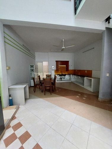 Cho thuê nhà 62/ Chấn Hưng 85m2 3 tầng đúc và sân thượng giá 20 triệu