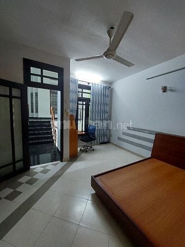 Cho thuê nhà 62/ Chấn Hưng 85m2 3 tầng đúc và sân thượng giá 20 triệu