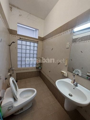 Cho thuê nhà 62/ Chấn Hưng 85m2 3 tầng đúc và sân thượng giá 20 triệu