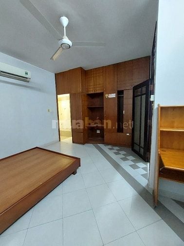 Cho thuê nhà 62/ Chấn Hưng 85m2 3 tầng đúc và sân thượng giá 20 triệu