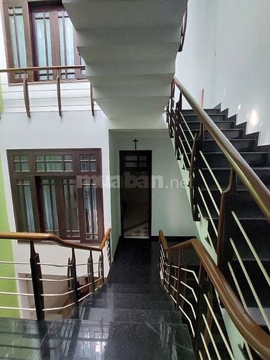 Cho thuê nhà 62/ Chấn Hưng 85m2 3 tầng đúc và sân thượng giá 20 triệu