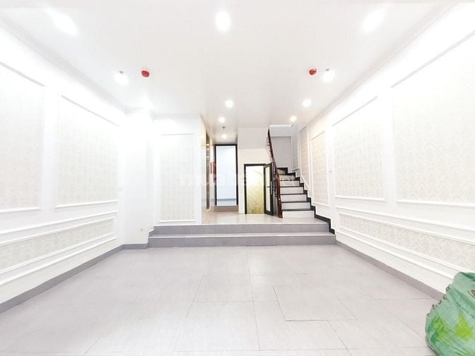Bán nhà Thụy Khuê, Tây Hồ, Dt 50m2, 6t, mt 4.5m, ô tô đỗ, lô góc sáng.