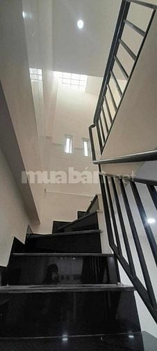 Bán nhà Sát hxh Lê Văn Lương, p. Tân Kiểng, 2 tầng, 30m2, 3.3 tỷ 