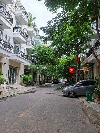Bán nhà trệt 3 lầu ngã tư ga Quận 12 giá 6,25 tỷ