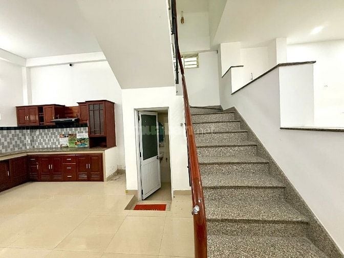 BÁN GẤP NHÀ 2 TẦNG KIỆT TRƯNG NỮ VƯƠNG TRUNG TÂM HẢI CHÂU GIÁ 3.XXX TỶ