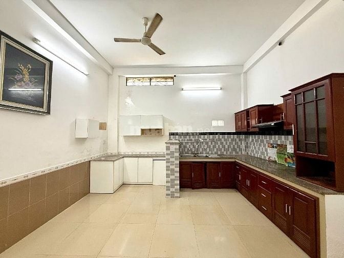 BÁN GẤP NHÀ 2 TẦNG KIỆT TRƯNG NỮ VƯƠNG TRUNG TÂM HẢI CHÂU GIÁ 3.XXX TỶ