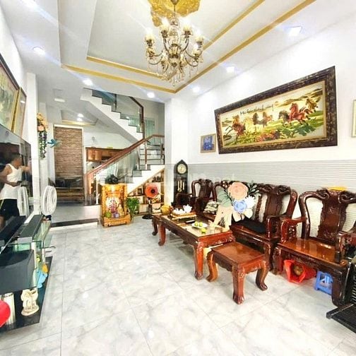 4 tầng kiên cố, hẻm 7m có vỉa hè 2m, ngay Lê Văn Qưới, Gần Tên Lửa