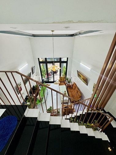 Nhà 2 tầng lệch Đẹp! - Kiệt 2 ô tô - Chỉ 4.8 tỷ - Gần Ông Ích Đường.