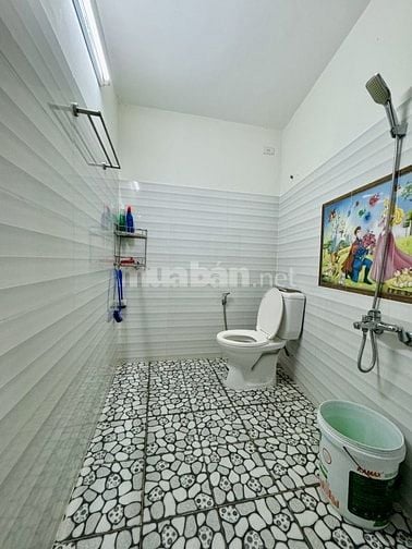 Nhà 2 tầng lệch Đẹp! - Kiệt 2 ô tô - Chỉ 4.8 tỷ - Gần Ông Ích Đường.