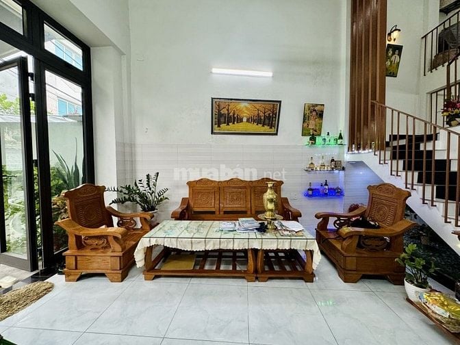 Nhà 2 tầng lệch Đẹp! - Kiệt 2 ô tô - Chỉ 4.8 tỷ - Gần Ông Ích Đường.