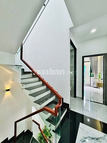 Chính chủ Ngộp vốn bán nhanh nhà ngay Lê Văn Sỹ,Quận 3 chỉ 2tỷ750 SHR 