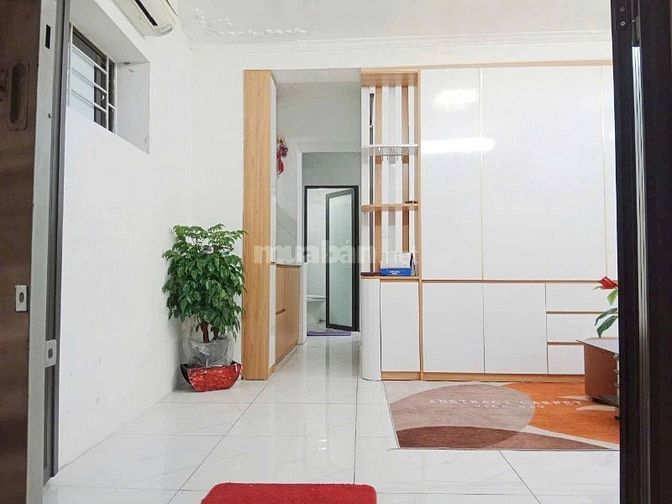 Nhà Đẹp Gần Đường Ô TÔ Tôn Đức Thắng, Đống Đa 40m, mt 4m, giá 3,1 tỷ.