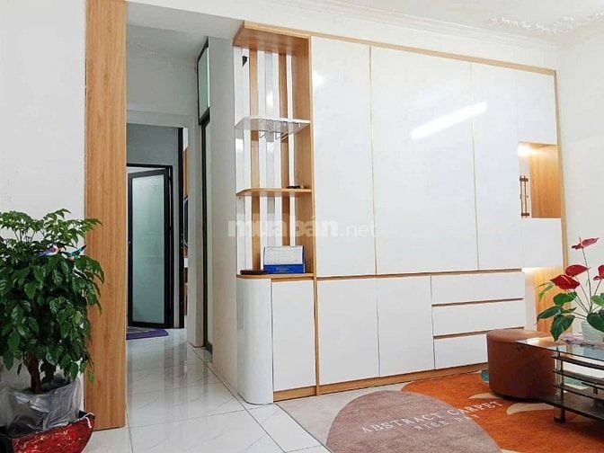 Nhà Đẹp Gần Đường Ô TÔ Tôn Đức Thắng, Đống Đa 40m, mt 4m, giá 3,1 tỷ.