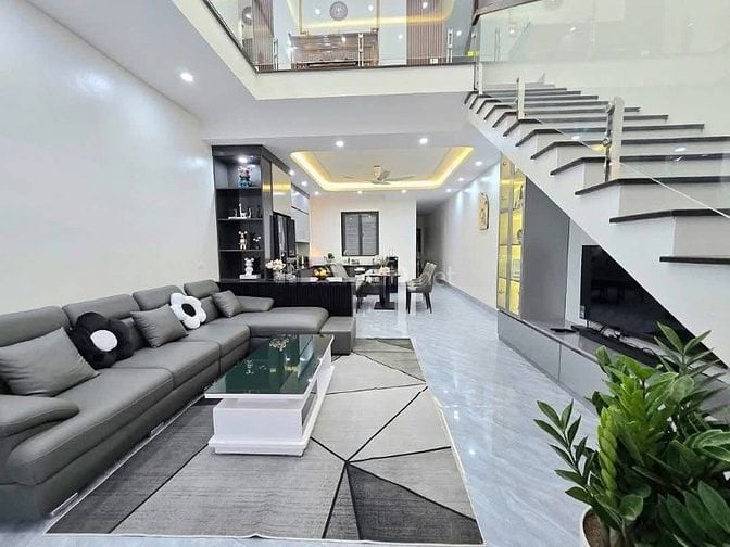 Nhà Mới 1 Trệt 1 Lầu Diện Tích 95m2, Full Nội Thất, Shr, Giá Chỉ 2.35 