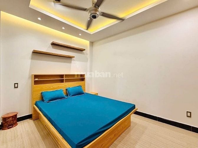 Bán gấp nhà ở đường Phan Đăng Lưu, phường 5, quận Phú Nhuận, giá 2 tỷ 