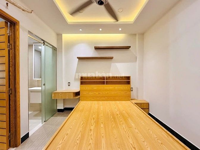 Bán gấp nhà ở đường Phan Đăng Lưu, phường 5, quận Phú Nhuận, giá 2 tỷ 