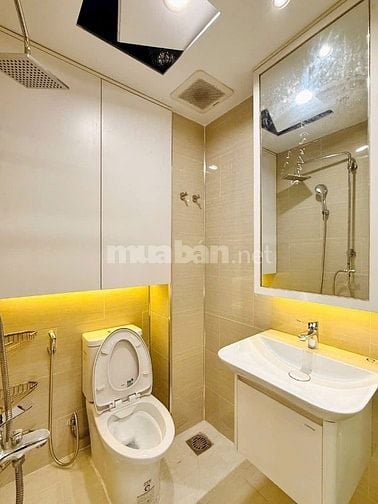 Bán gấp nhà ở đường Phan Đăng Lưu, phường 5, quận Phú Nhuận, giá 2 tỷ 