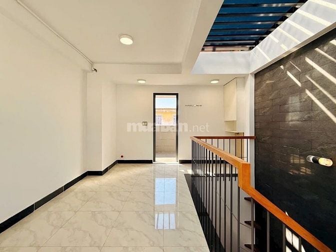 Bán gấp nhà ở đường Phan Đăng Lưu, phường 5, quận Phú Nhuận, giá 2 tỷ 