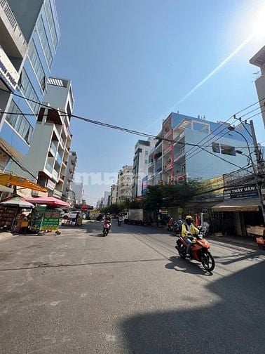 Bán nhà 4,5x17m, 6 tầng, Mặt tiền đường Phạm Văn Bạch, 15 tỉ 900