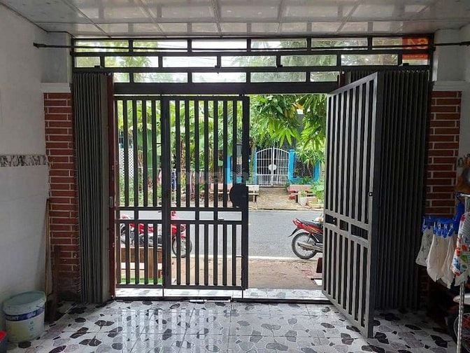 Sang nước ngoài bán nhà tại ttn1,hóc môn dt 101m2 giá 1ty120tr,sổ riêg