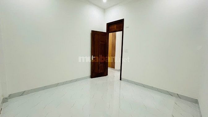NHÀ 1 MÊ HẺM 542 NGUYỄN VIẾT XUÂN