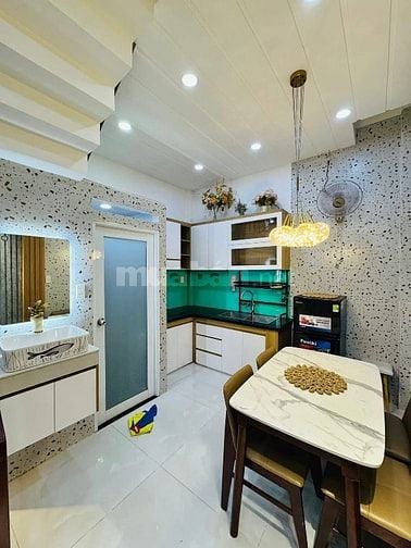 THANH LÍ TÀI SẢN BÁN GẤP NHÀ Đ NGUYỄN THỊ HUỲNH,PHÚ NHUẬN,SẴN HĐ THUÊ 