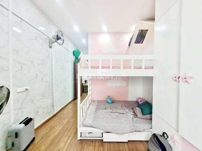 MỘT NHÀ RA PHỐ NGUYÊN HỒNG - PHÂN LÔ - Ô TÔ TRÁNH CHẠY VÒNG QUANH + VỈ