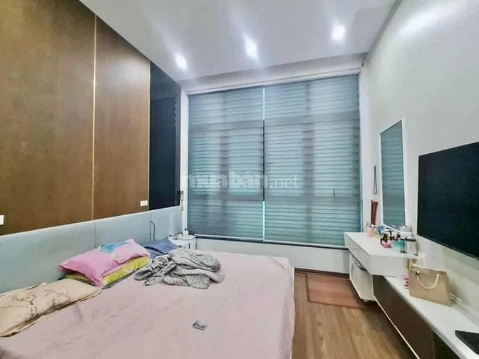 MỘT NHÀ RA PHỐ NGUYÊN HỒNG - PHÂN LÔ - Ô TÔ TRÁNH CHẠY VÒNG QUANH + VỈ