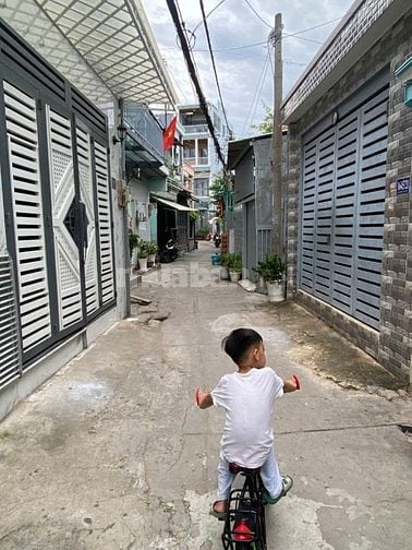 Bán Nhà Bùi Văn Ba Ngang 4 M DT: 62 m2  2 Tầng chỉ nhĩnh 6 tỷ thương l