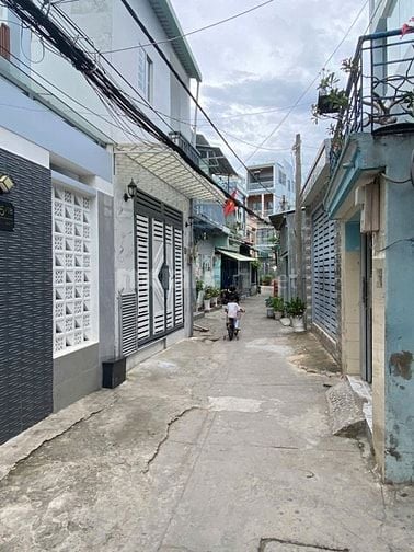 Bán Nhà Bùi Văn Ba Ngang 4 M DT: 62 m2  2 Tầng chỉ nhĩnh 6 tỷ thương l