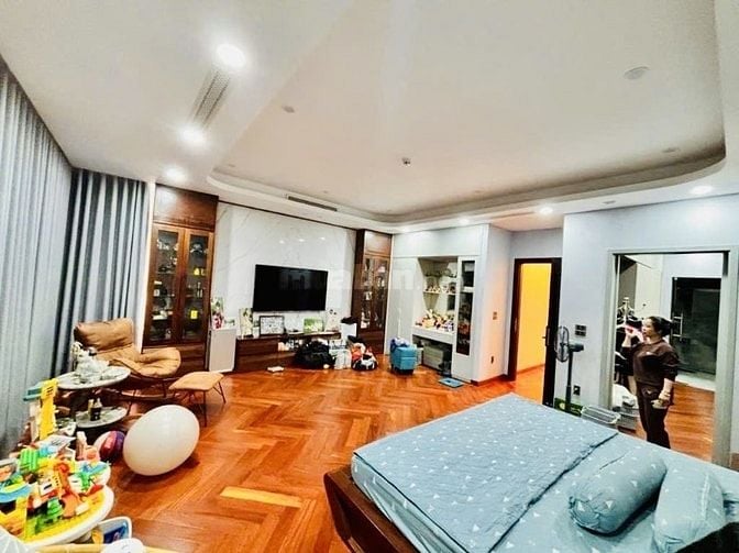 Hạ chào 15 tỷ, Mặt phố Trung Phụng hàng xóm Xã Đàn, Dt 100m2, 8t, 7m.