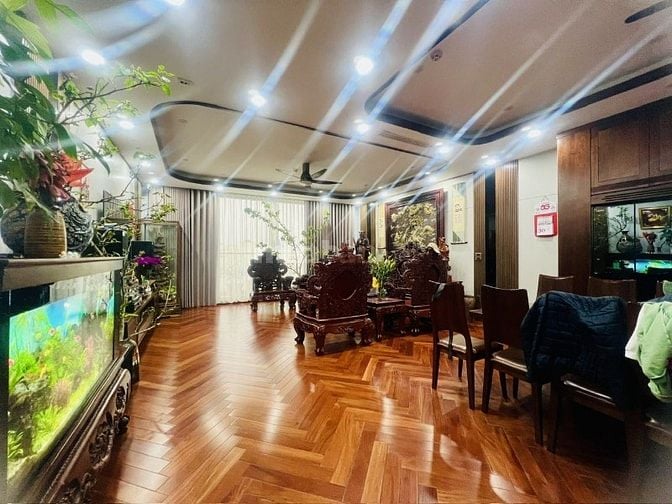 Hạ chào 15 tỷ, Mặt phố Trung Phụng hàng xóm Xã Đàn, Dt 100m2, 8t, 7m.