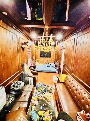 Hạ chào 15 tỷ, Mặt phố Trung Phụng hàng xóm Xã Đàn, Dt 100m2, 8t, 7m.