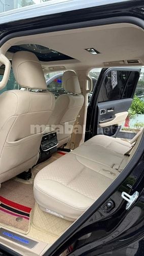 Bán Toyota Land Cruiser LC300, đăng ký 2025, xe mới 99%.