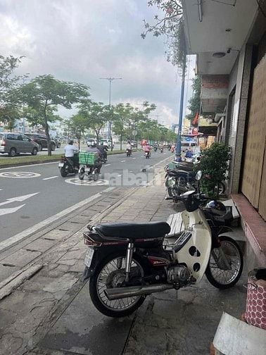 Cho thuê nhà mặt tiền Võ Văn Kiệt, P.13, Q.5 giá 18tr