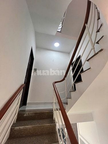 Nhà mới tinh 4 tầng đúc hẻm 3,5m, 175/30 Nguyễn Biểu P2 Q5