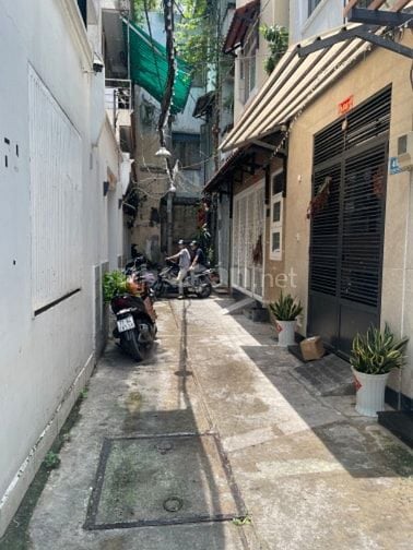 Hàng hiếm tại Lê Hồng Phong, 6,8 tỷ, 30m2, 3 tầng, 6PN, pháp lý đầy đủ