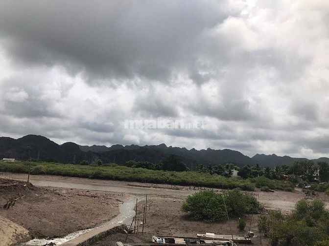 Bán Đất thôn Bắc, xã Phù Long, Cát Hải TDT 600m2, mặt đường, view sông