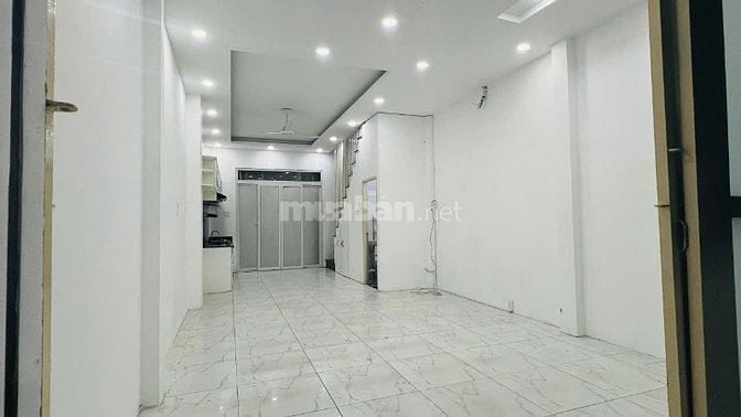 Cho thuê nhà nguyên căn đường Đoàn Văn Bơ, Phường 14, Quận 4