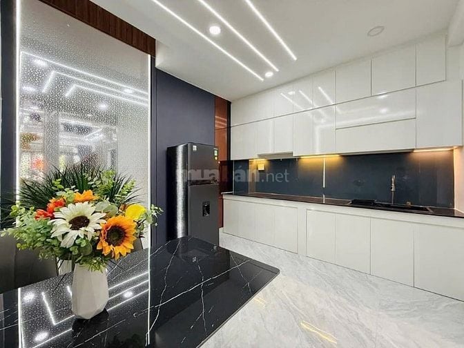 Đi nước ngoài định cư bán gấp nhà ở đường Bắc Hải, phường 15, quận 10,