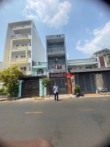 Tôi bán nhà 220/1A Nguyễn Oanh đường 12m giá: 8.5 tỷ 