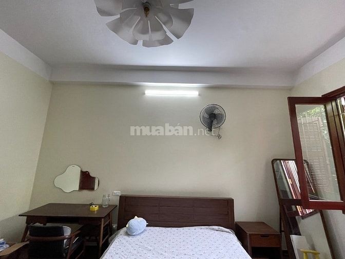 Cho thuê nhà liền kề ngõ 234 Hoàng Quốc Việt ngõ rộng ô tô vào nhà 