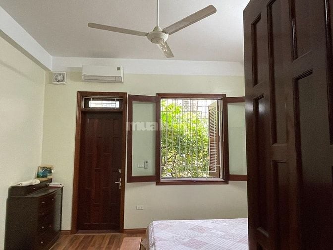 Cho thuê nhà liền kề ngõ 234 Hoàng Quốc Việt ngõ rộng ô tô vào nhà 