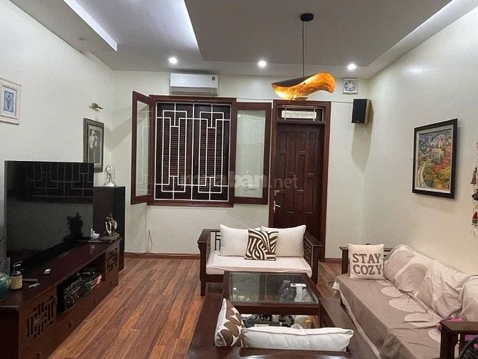 Cho thuê nhà liền kề ngõ 234 Hoàng Quốc Việt ngõ rộng ô tô vào nhà 