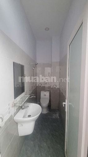 10 TRIỆU/ THÁNG NHÀ 4X10 1LAU 2PN 2WC NHÀ MỚI SƠN SỬA NGAY CHỢ
