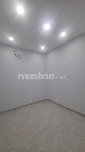 10 TRIỆU/ THÁNG NHÀ 4X10 1LAU 2PN 2WC NHÀ MỚI SƠN SỬA NGAY CHỢ