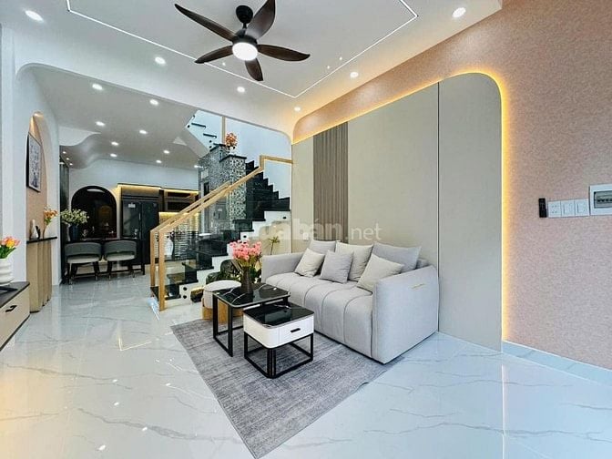 Nhà ngộp bán gấp căn 52m2 Vạn Kiếp, Bình thạnh Giá 2 tỷ 650, sổ riêng