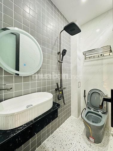 Nhà ngộp bán gấp căn 52m2 Vạn Kiếp, Bình thạnh Giá 2 tỷ 650, sổ riêng