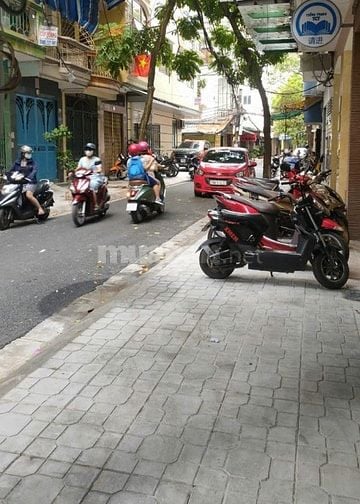 Cho thuê nhà ng ôtô tải ra vào  khu chia lô Trần Khát Chân Lạc Nghiệp 